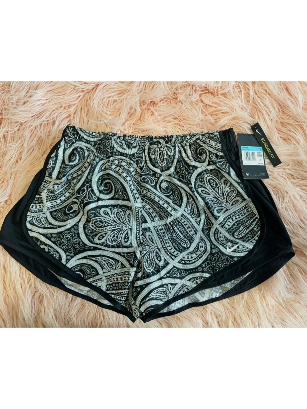 NWT Women Nike Tempo Paisley Print Shorts Athletic Shorts